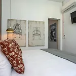 Dona Simone Boutique Suites&studios - By @ Rita's Place
