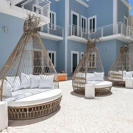 Dona Simone Boutique & - By @ Rita's Place Guest house