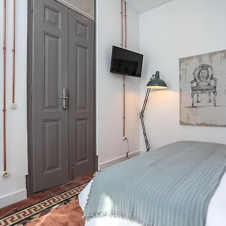 Dona Simone Boutique & - By @ Rita's Place Guest house