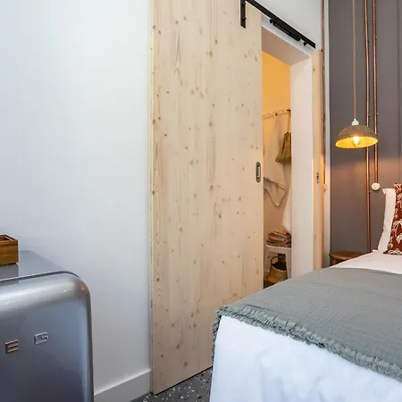 בית הארחה Dona Simone Boutique & - By @ Rita's Place פארו