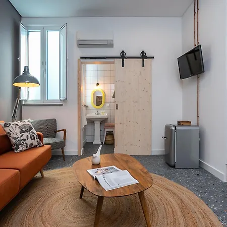 Dona Simone Boutique Suites&studios - By @ Rita's Place Pensión 4*