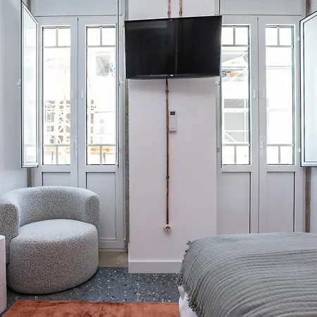 Dona Simone Boutique Suites&studios - By @ Rita's Place