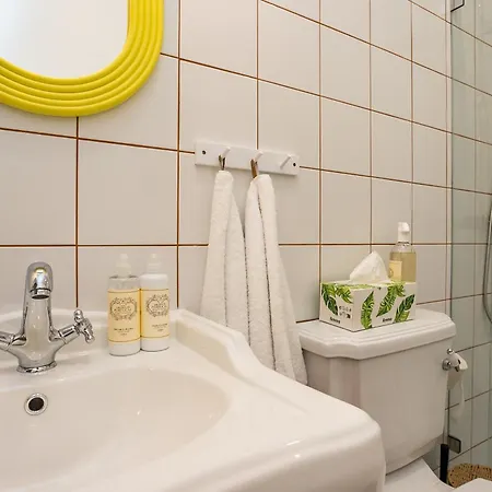 Dona Simone Boutique Suites&studios - By @ Rita's Place Pensión 4*
