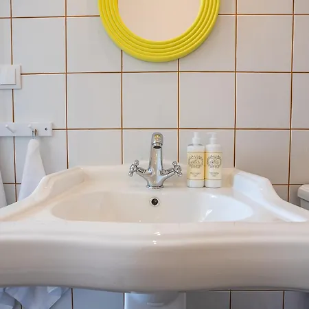 Dona Simone Boutique & - By @ Rita's Place Vendégház